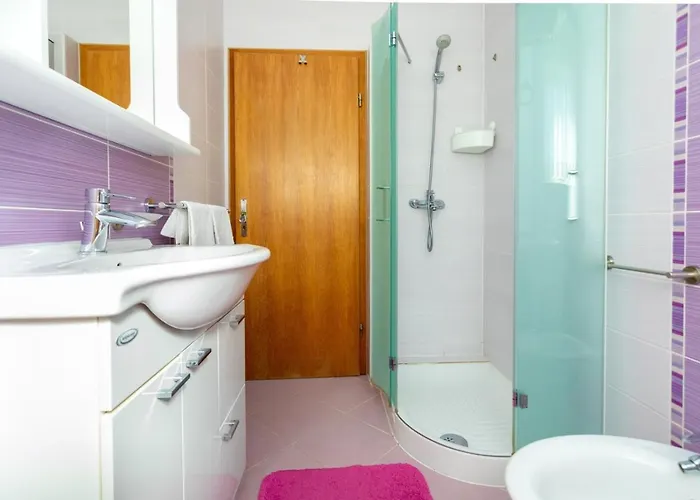 Dinka Vantacici Affittacamere 3*