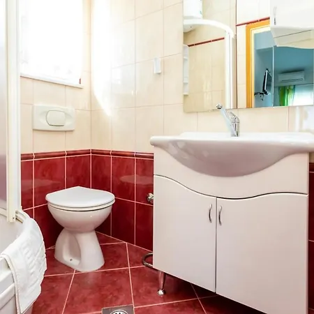 Dinka Vantacici Πανσιόν 3*