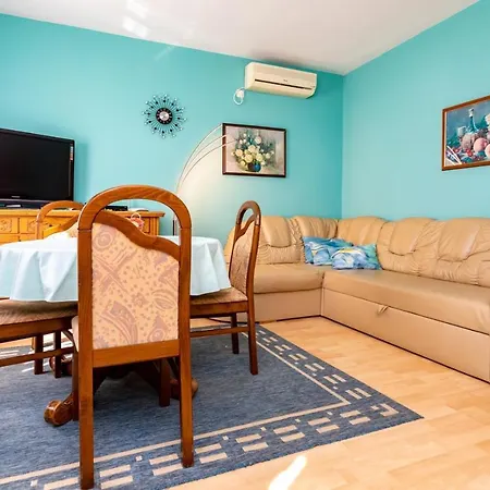 Guest house Dinka Vantacici