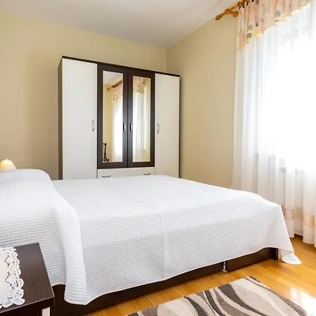 Gostinjska kuća Dinka Vantacici 3*